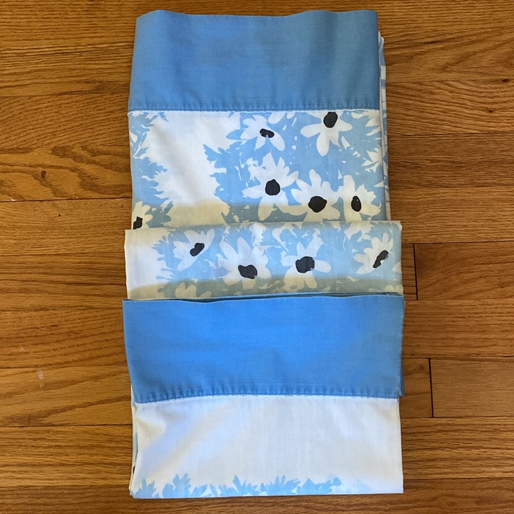 VTG Double Flat Sheet & 2 Pillowcases